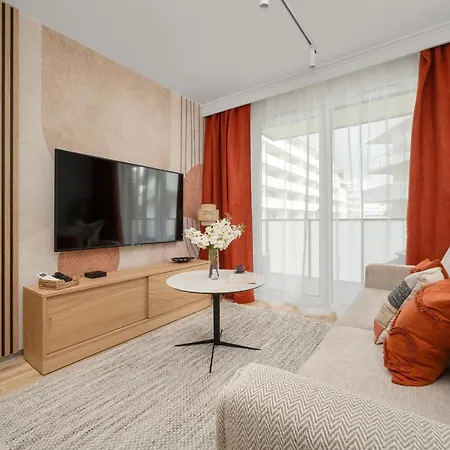 Central Park Z Balkonem I Parkingiem By Renters Prestige Διαμέρισμα Βρότσλαβ