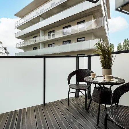 Central Park Z Balkonem I Parkingiem By Renters Prestige * Βρότσλαβ