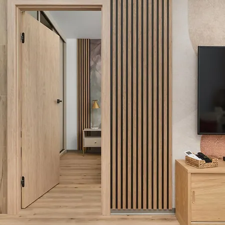 Central Park Z Balkonem I Parkingiem By Renters Prestige