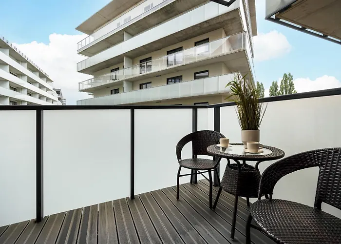 Central Park Z Balkonem I Parkingiem By Renters Prestige * Breslavia