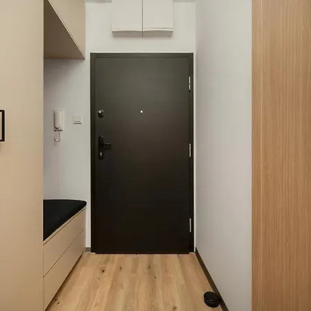 Central Park Z Balkonem I Parkingiem By Renters Prestige 브로츠와프