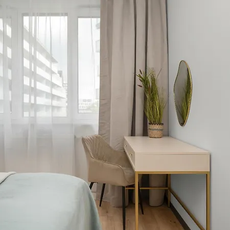 아파트 Central Park Z Balkonem I Parkingiem By Renters Prestige *