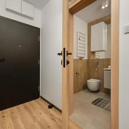 Central Park Z Balkonem I Parkingiem By Renters Prestige * Wrocław