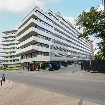 Central Park Z Balkonem I Parkingiem By Renters Prestige Wrocław