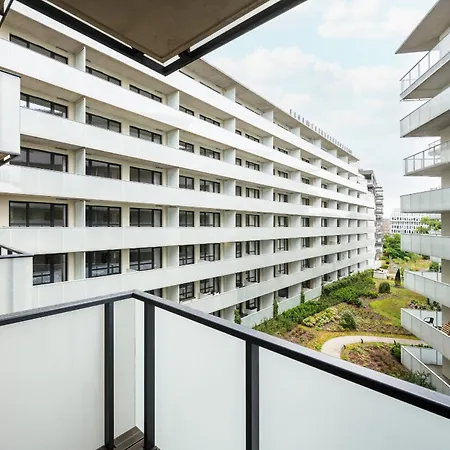 Central Park Z Balkonem I Parkingiem By Renters Prestige 아파트 *