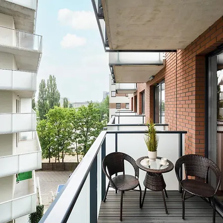 Central Park Z Balkonem I Parkingiem By Renters Prestige Appartement Wrocław