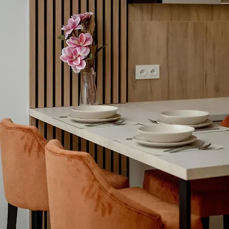 Central Park Z Balkonem I Parkingiem By Renters Prestige Appartement