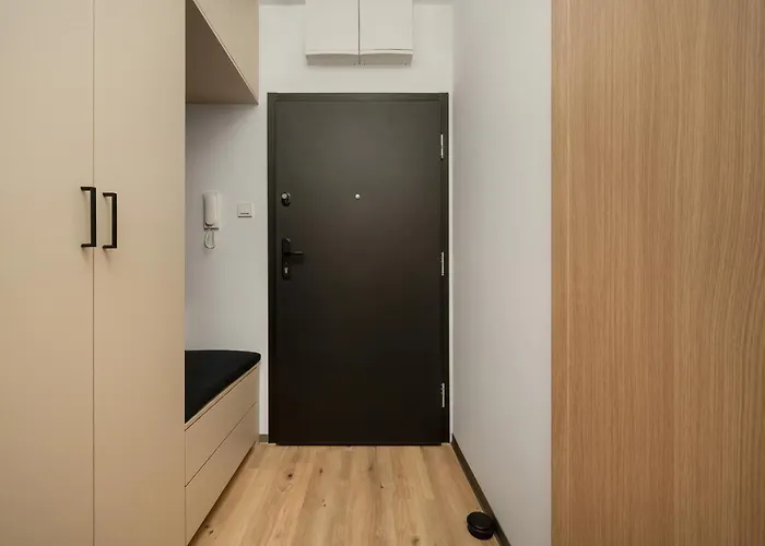 Central Park Z Balkonem I Parkingiem By Renters Prestige Wroclaw