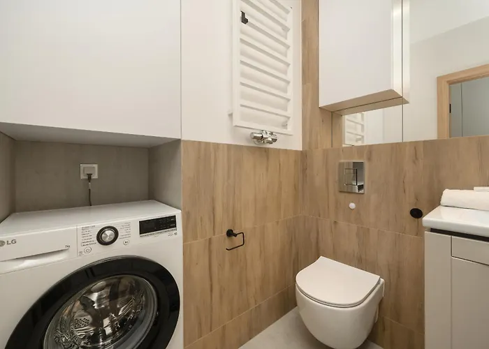 Central Park Z Balkonem I Parkingiem By Renters Prestige Wroclaw