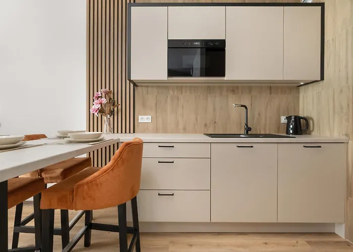 Central Park Z Balkonem I Parkingiem By Renters Prestige