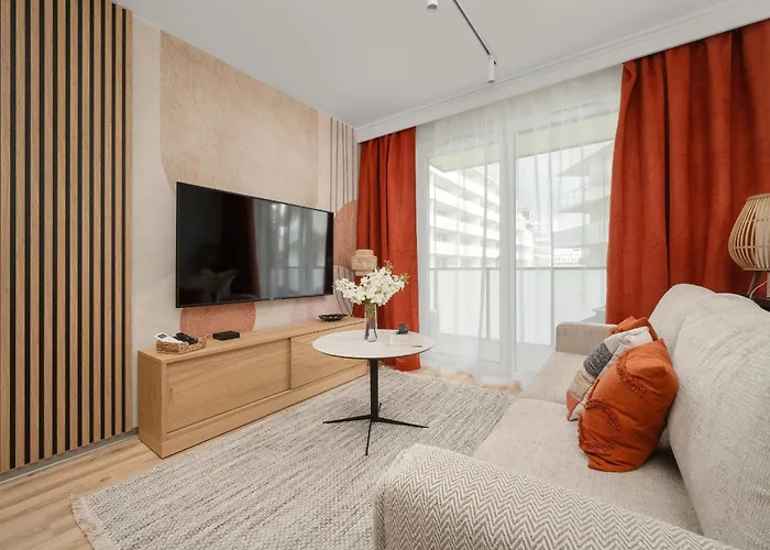 Central Park Z Balkonem I Parkingiem By Renters Prestige Daire Wroclaw