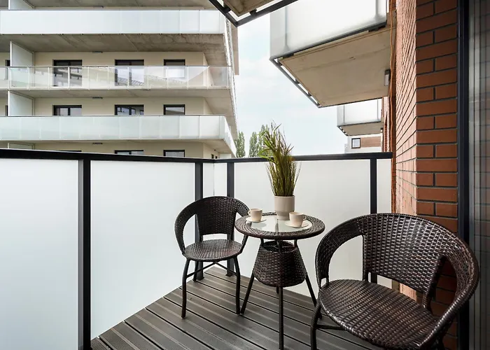 Central Park Z Balkonem I Parkingiem By Renters Prestige Wroclaw